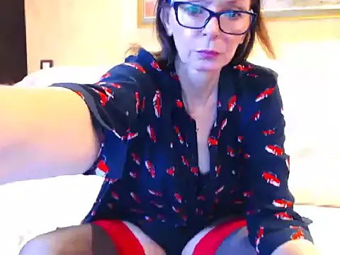 Offline Julianna6532 on StripChat
