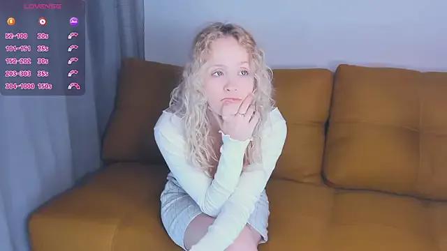 Freechat Julliakoill on StripChat