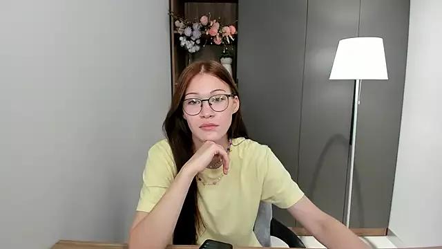 Freechat KarisaKusner on StripChat