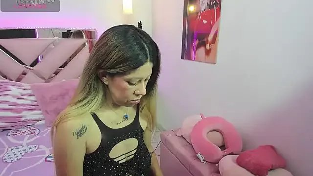 Freechat Karly_moon on StripChat