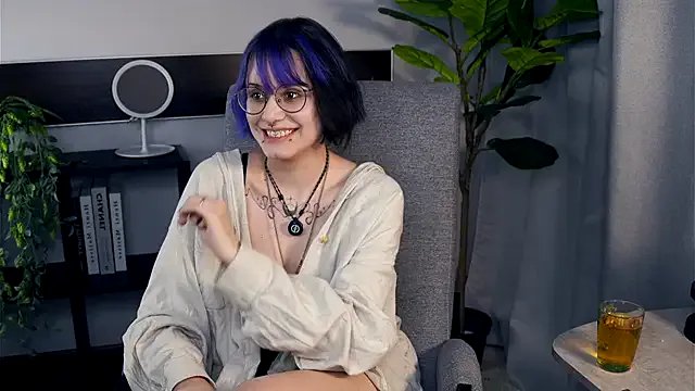 Freechat KellePourier on StripChat