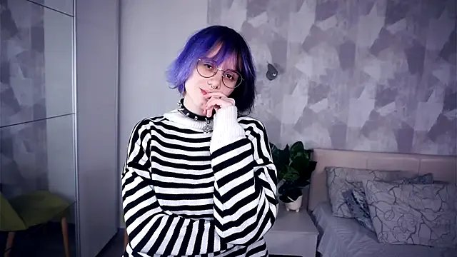 Freechat KellePourier on StripChat