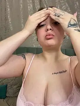 Freechat KellyMoors on StripChat