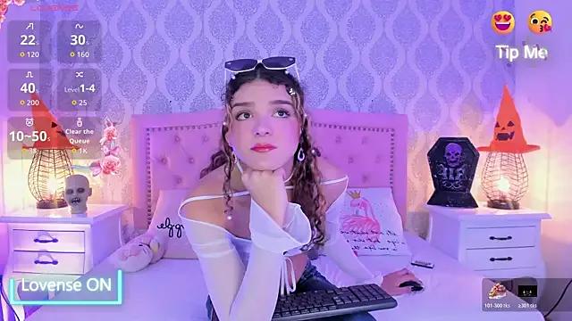 kendallspears_1 on StripChat