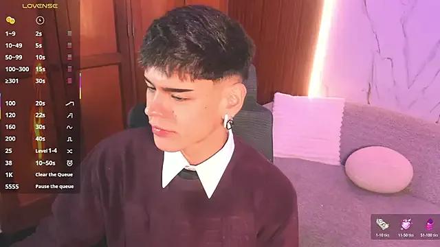 StripChat kevienmiet is Freechat kevienmiet — cum