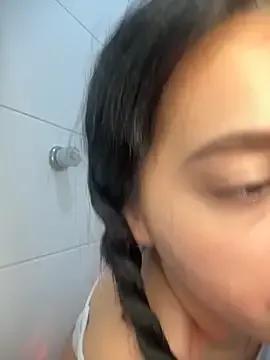 Freechat kitty_oficiall on StripChat