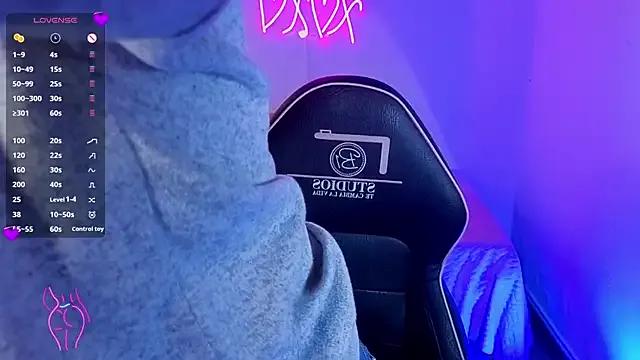 Freechat kristen_tay on StripChat