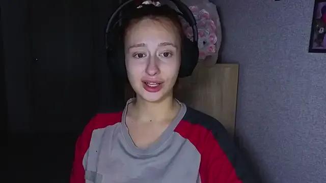 kristi_ginger on StripChat