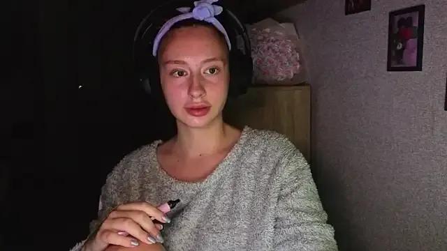 kristi_ginger on StripChat