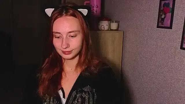 kristi_ginger on StripChat