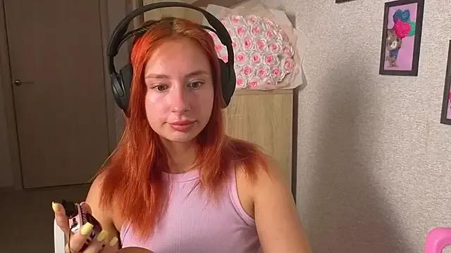 kristi_ginger on StripChat