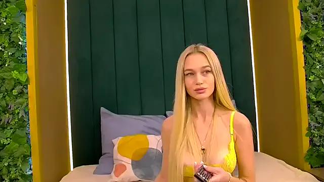 StripChat KristinaDane is Freechat KristinaDane — oil on ass