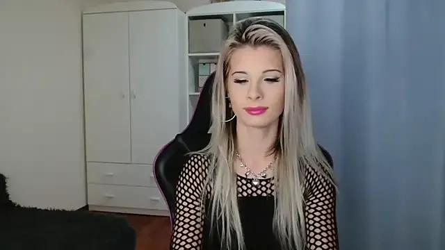 KristineGlow on StripChat