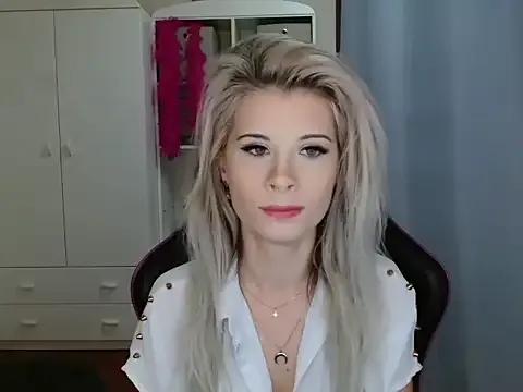 KristineGlow on StripChat