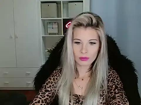 KristineGlow on StripChat