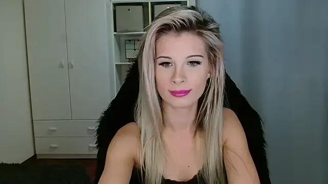 KristineGlow on StripChat