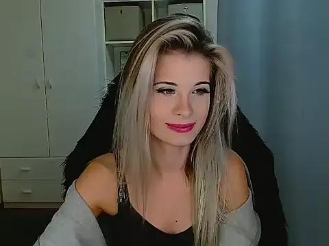 KristineGlow on StripChat