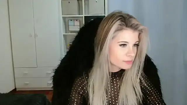 KristineGlow on StripChat