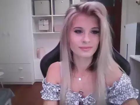 KristineGlow on StripChat
