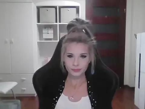 KristineGlow on StripChat