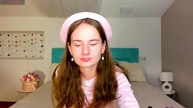 Freechat L1ittle_kitty_ on StripChat