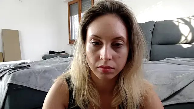 Freechat L_Sofia on StripChat