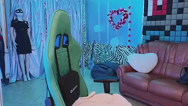 Offline LadyCandis on StripChat