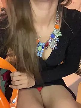 LaPetitechienne1 on StripChat