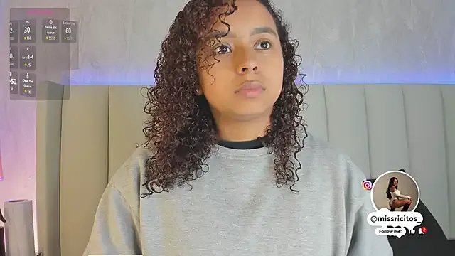 LaraCurls on StripChat 