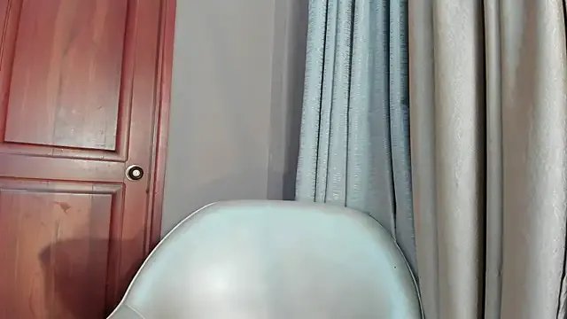 Freechat LaraGoldd on StripChat