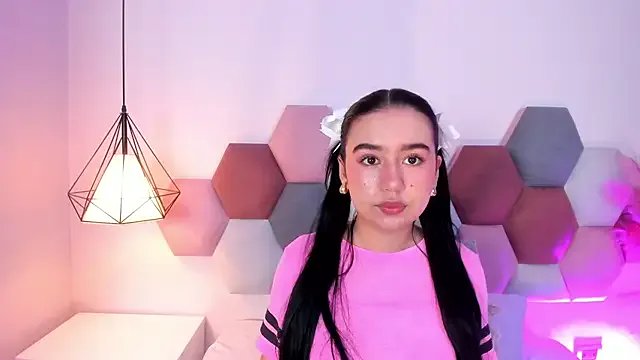 Freechat LaraGoldd on StripChat