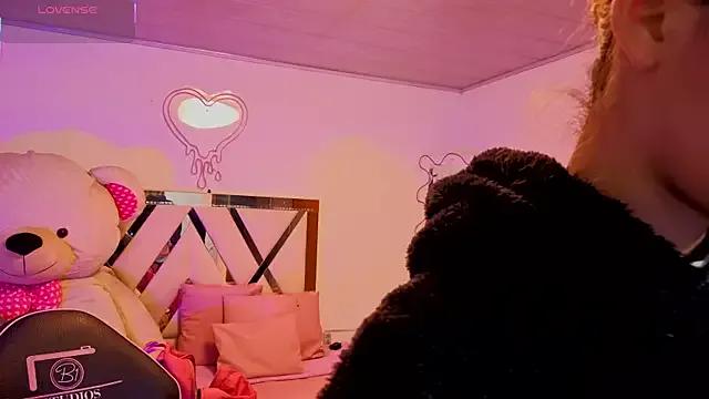 Freechat Laylafoxy_tay on StripChat