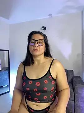 Freechat leiablack on StripChat