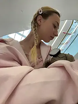 Offline Lia__Love on StripChat