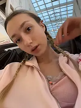 Offline Lia__Love on StripChat