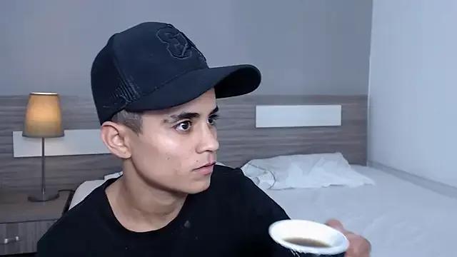 Freechat Liiamthompson on StripChat