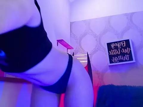 Freechat lili_hott63 on StripChat