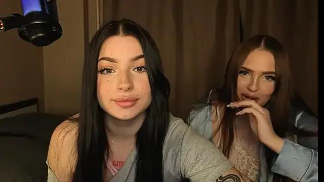 Freechat LisaAndDenis on StripChat