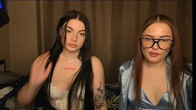 Freechat LisaAndDenis on StripChat