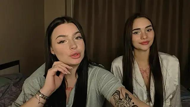 Freechat LisaAndDenis on StripChat