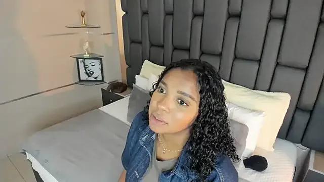 Freechat LisaMendez on StripChat