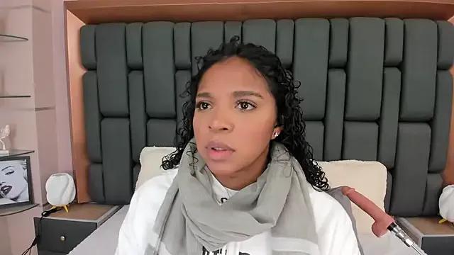 Freechat LisaMendez on StripChat