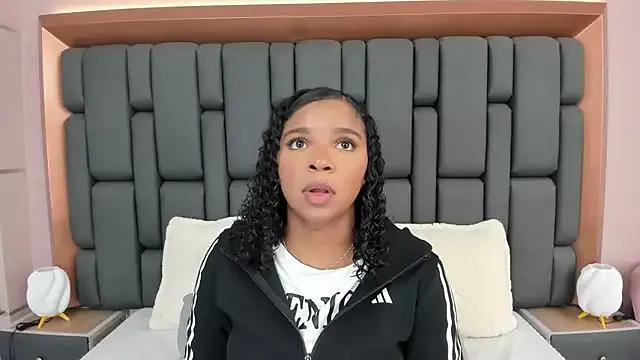 Freechat LisaMendez on StripChat