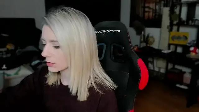 Group Lisaonthemoon on StripChat