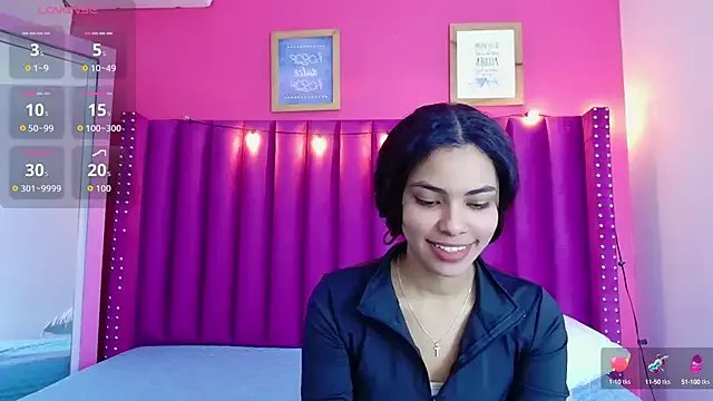 Freechat littleebonny on StripChat