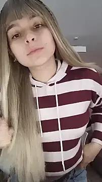 littlevalerie on StripChat