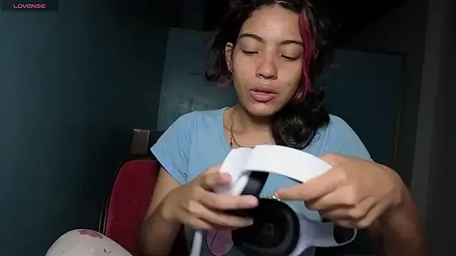 Freechat Lovelyamyy on StripChat