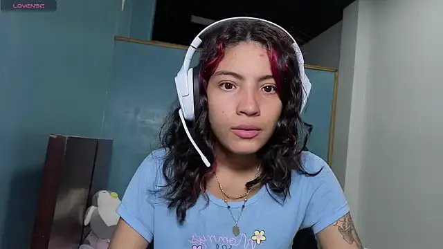 Freechat Lovelyamyy on StripChat