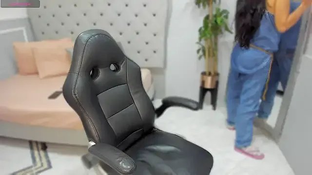 lucelly_15 — show naked + oil body 