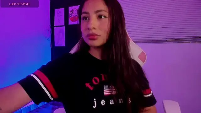 Freechat lucykinky22 on StripChat